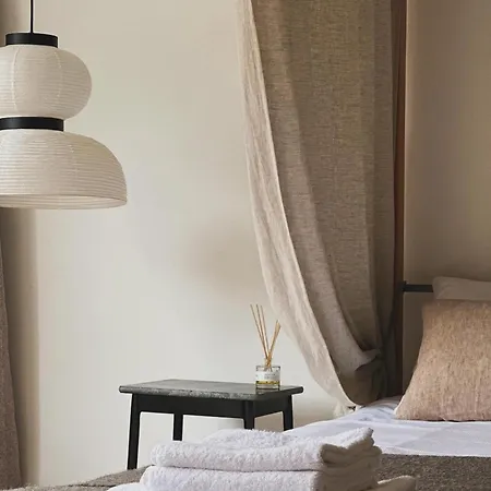 Luxury Spacious Private Loft, Between & 헴스테데