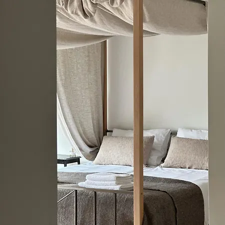 펜션 Luxury Spacious Private Loft, Between & *