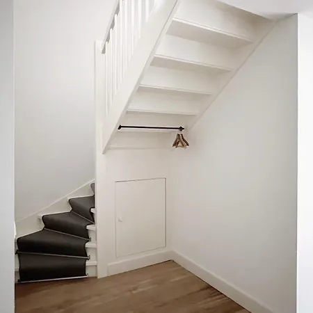 Luxury Spacious Private Loft, Between & * 헴스테데