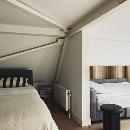 Сasa de vacaciones Luxury Spacious Private Loft, Between City&beach