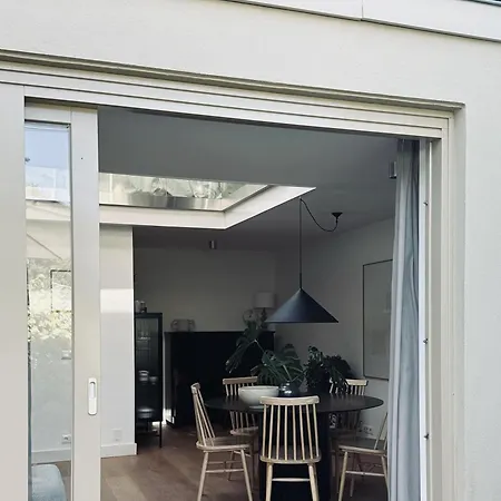Luxury Spacious Private Loft, Between & * 헴스테데