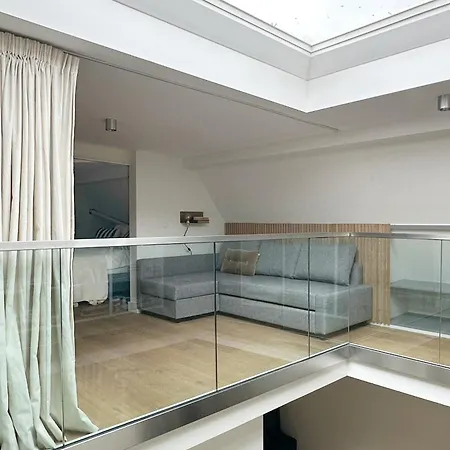 Luxury Spacious Private Loft, Between &
