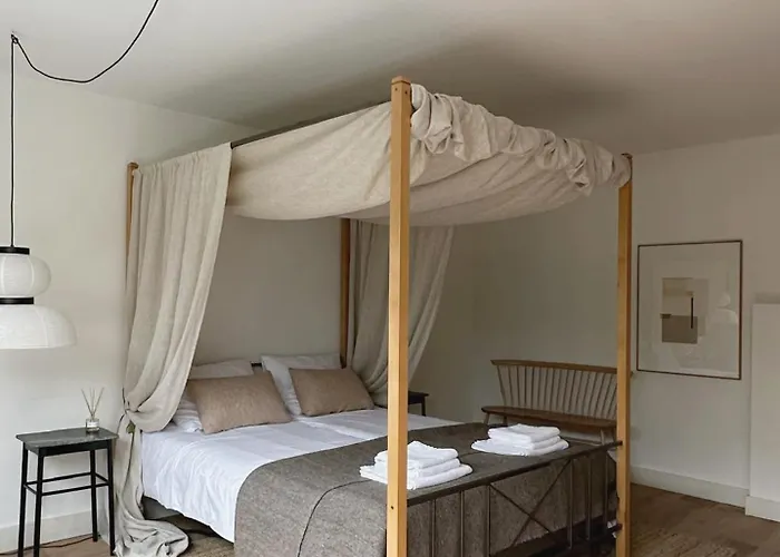 Luxury Spacious Private Loft, Between & בית נופש היימסטיידה