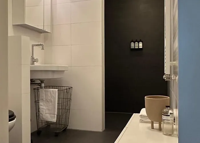 Luxury Spacious Private Loft, Between & *