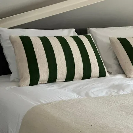 Сasa de vacaciones Luxury Spacious Private Loft, Between City&beach Heemstede